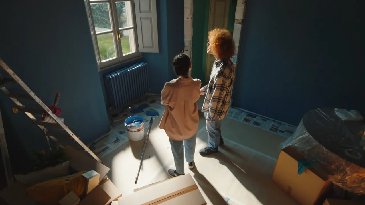 Top-down wide of a room in hard sunlight